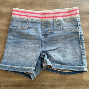 Levi’s shorts (5T)